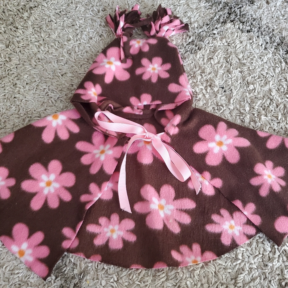 Fleece shoulder wrap with hood